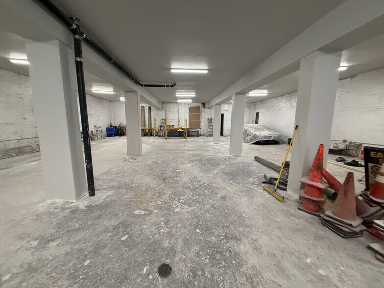 More Photos Of 156 E 105th St, New York Specialty For Lease