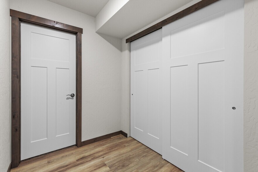 More Photos Of 9990 N Lyle Loop, Hayden Warehouse For Sale