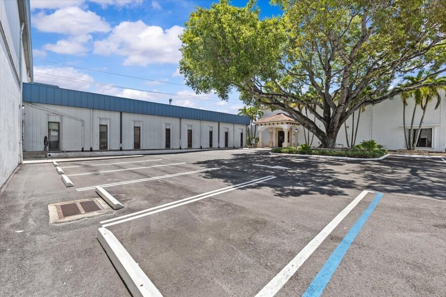 More Photos Of 1500 NW High Ridge Rd, Boynton Beach Warehouse For Sale