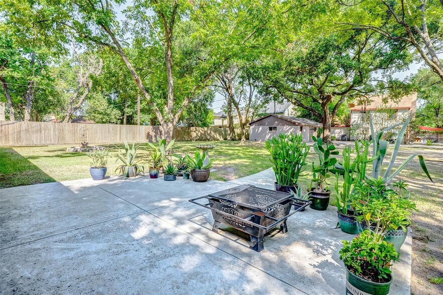 More Photos Of 9218 Hammerly Blvd, Houston Specialty For Lease