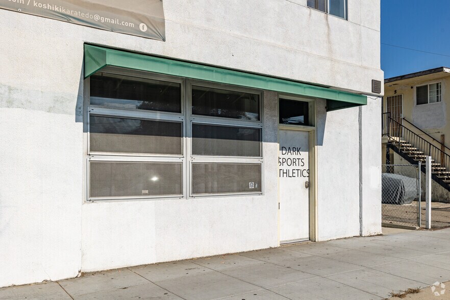 More Photos Of 4333-4335 W 147th St, Lawndale Office For Sale