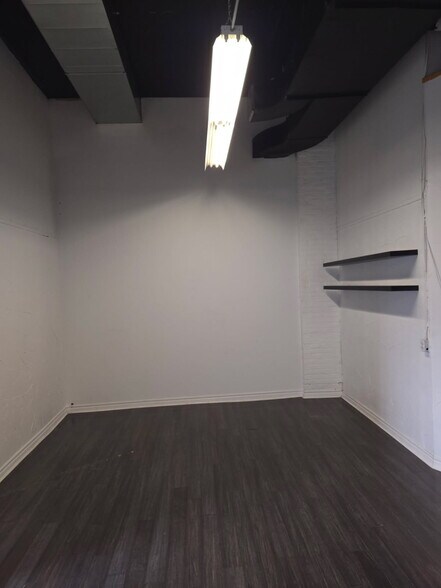 More Photos Of 258 Wallace Ave, Toronto Warehouse For Lease