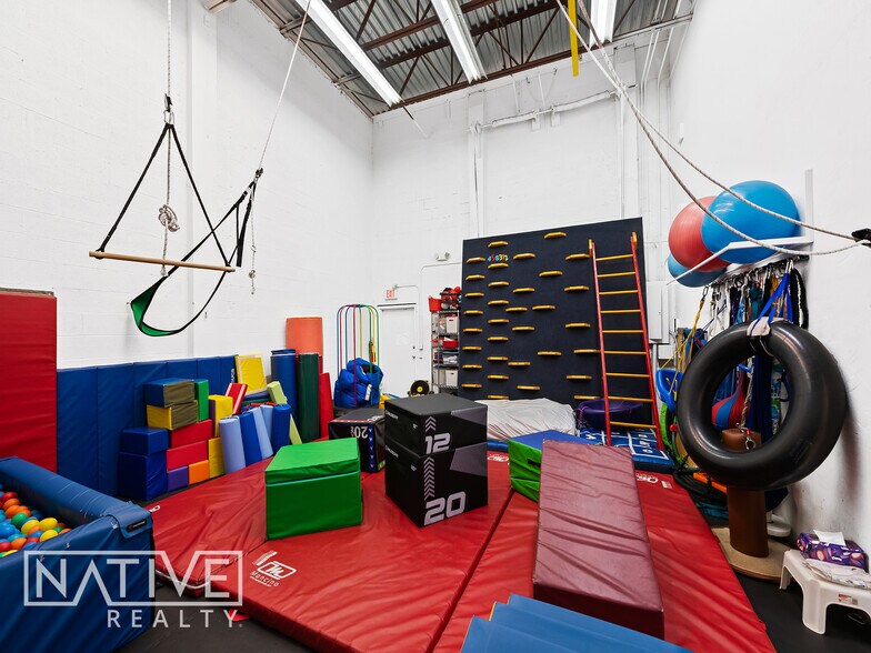 More Photos Of , Deerfield Beach General Retail For Sale
