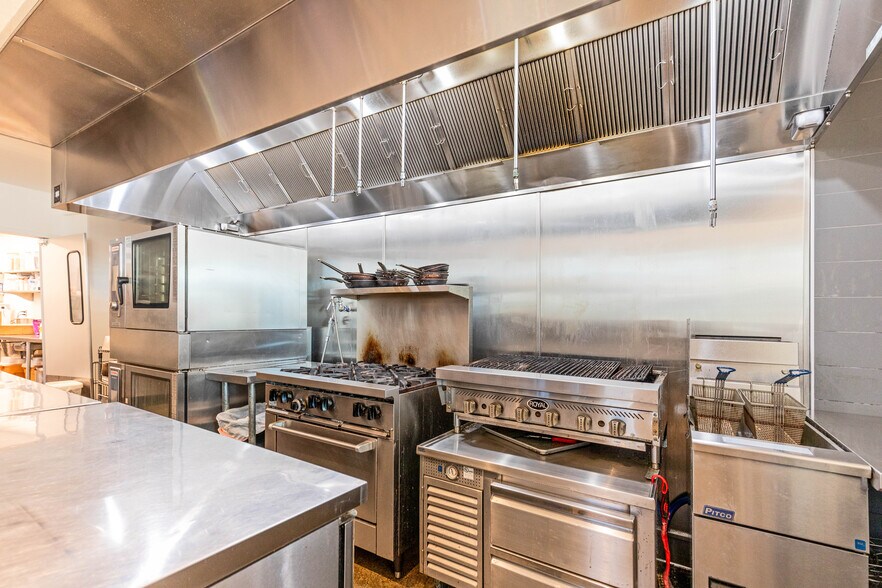 More Photos Of 5191 Sutter Park Way, Sacramento Apartments For Lease