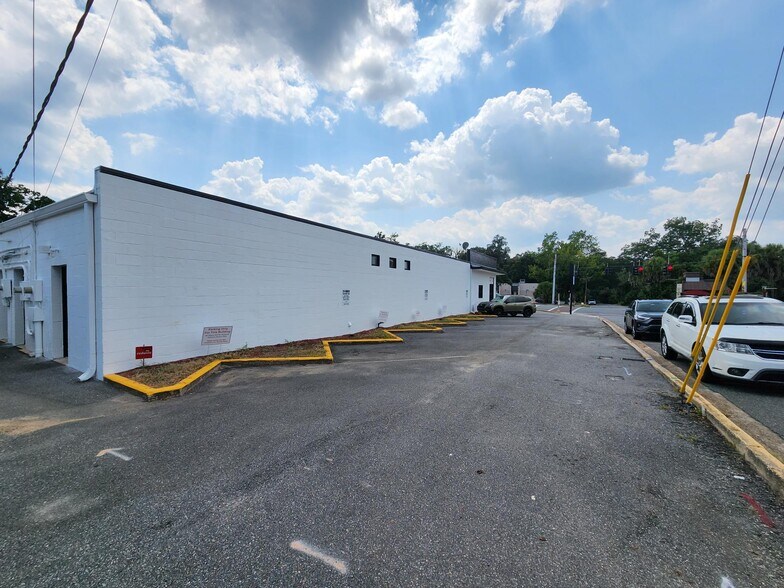 More Photos Of 927-931 N Monroe St, Tallahassee Freestanding For Sale