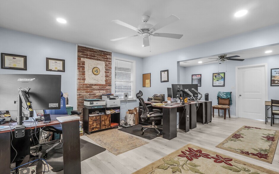 More Photos Of 123 Beasley Rd, Savannah Industrial For Sale