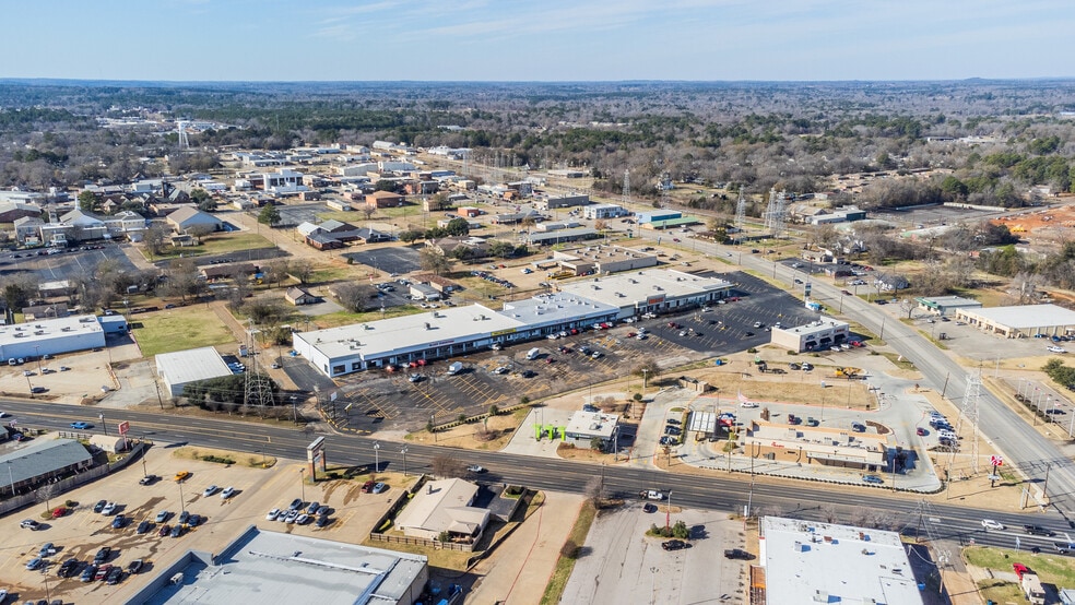 More Photos Of 98-110 Midtown Dr, Kilgore Unknown For Lease