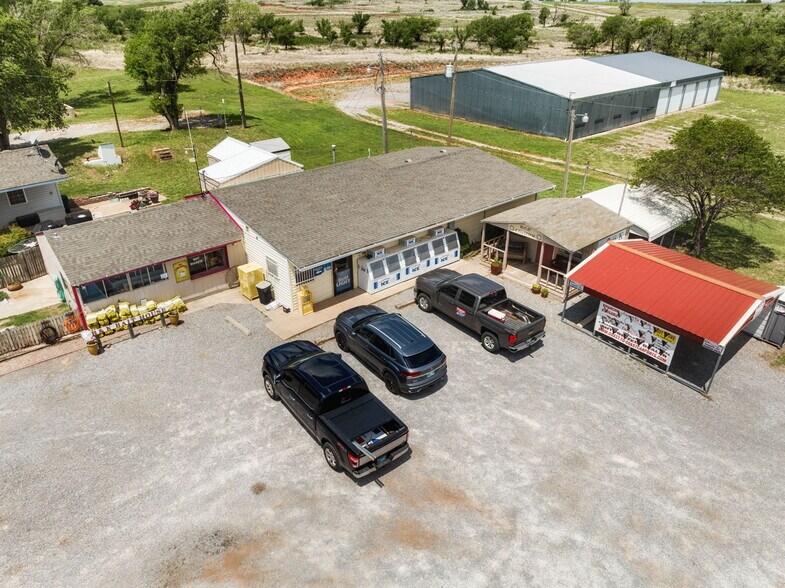 More Photos Of 10277 N 2130 Rd, Foss Convenience Store For Sale