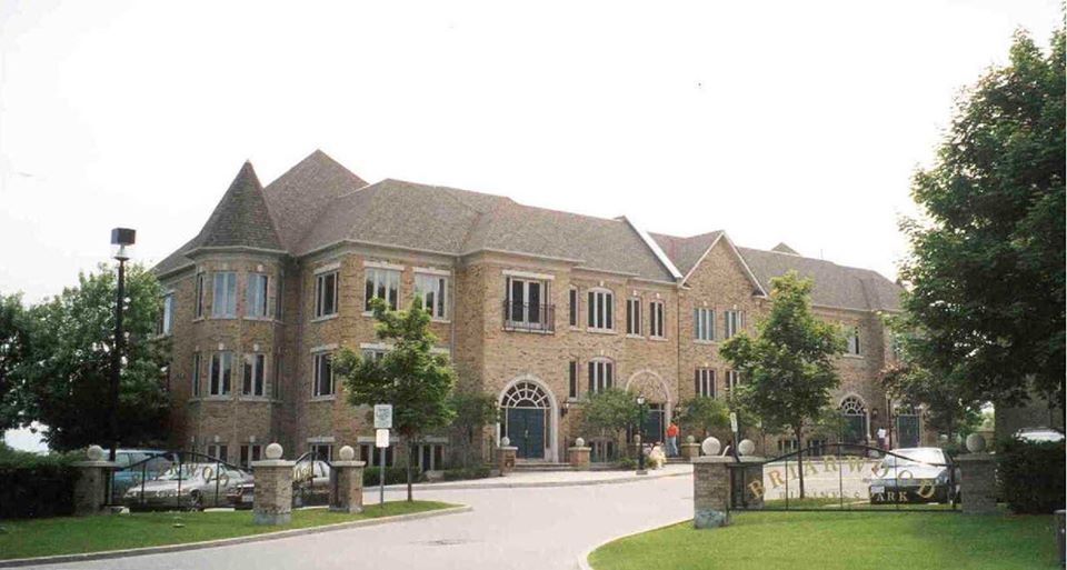 More Photos Of 410-420 N Service Rd E, Oakville Coworking Space