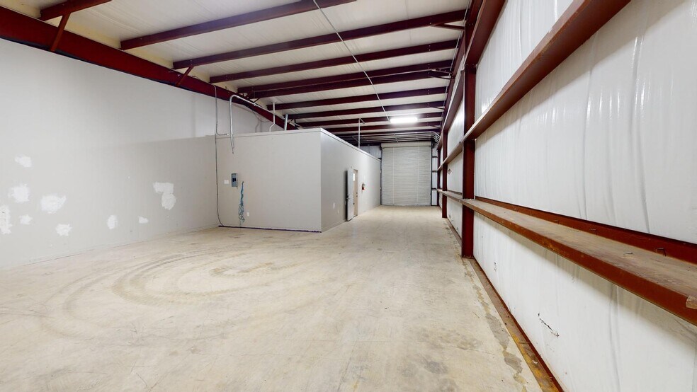 More Photos Of 100 Precision, Buda Warehouse For Lease