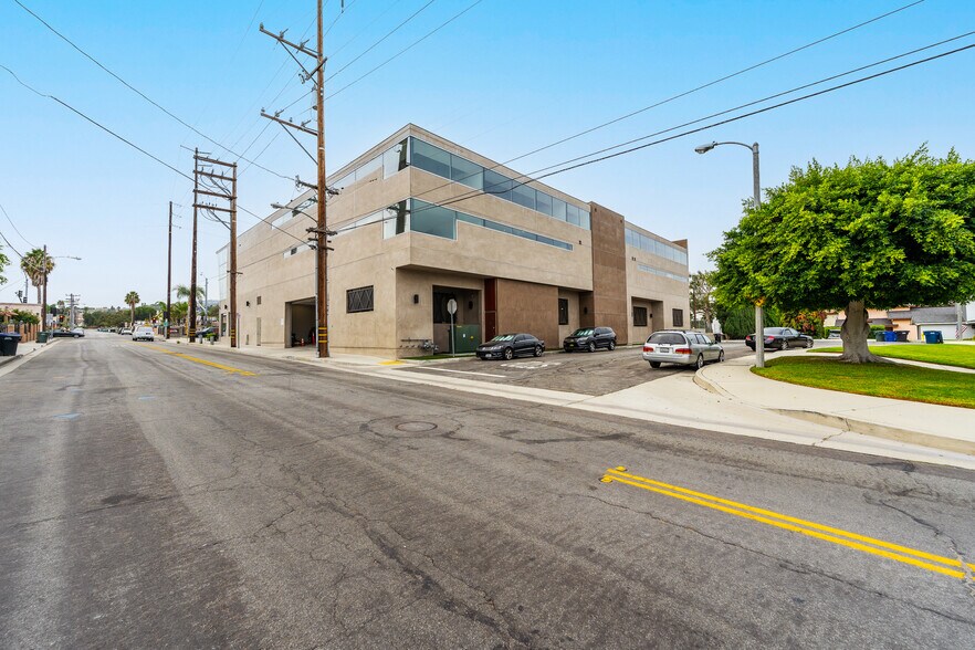 More Photos Of 2413 Pacific Coast Hwy, Lomita General Retail For Sale