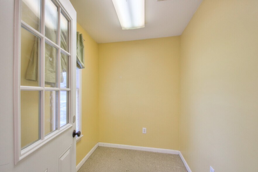 More Photos Of 5294 Main St, Spring Hill Office Residential For Sale