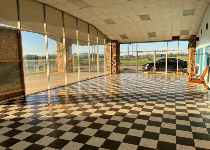 More Photos Of 2975 Highway 61 N, Tunica Manufacturing For Sale