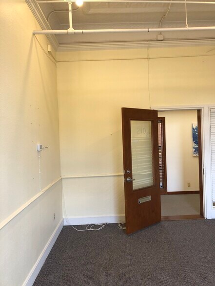 More Photos Of 1245 Pearl St, Boulder Storefront Retail Office For Lease