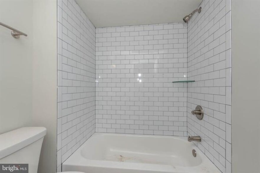 More Photos Of 400 N Patterson Park Ave, Baltimore Flex For Sale