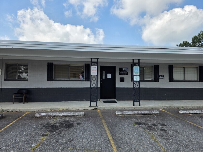 More Photos Of 706 Wilkins St, Smithfield Medical For Sale