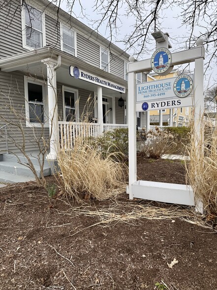 More Photos Of 129 Main St, Old Saybrook Apartments For Lease