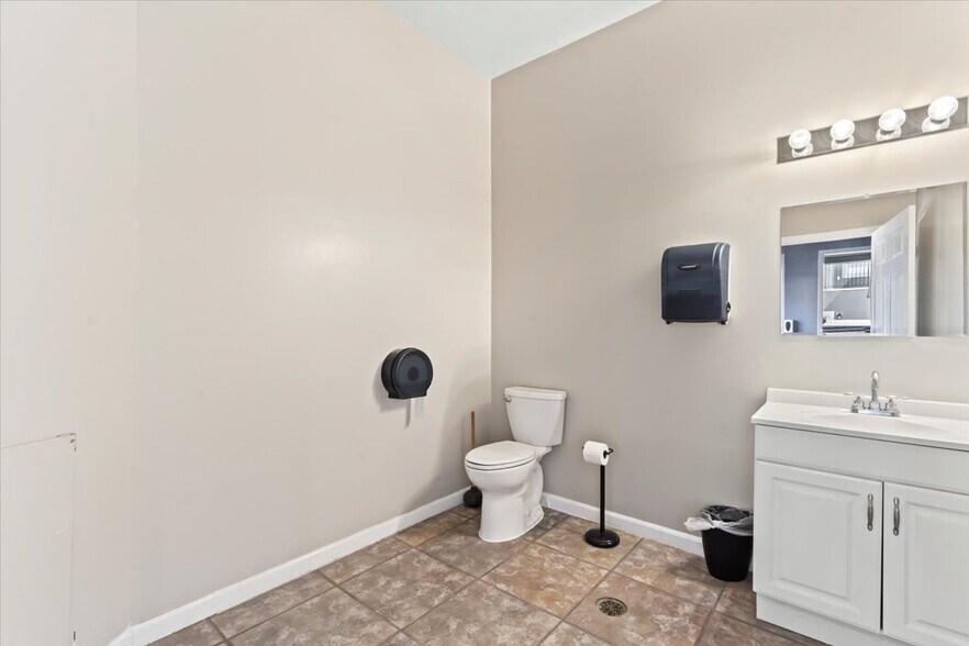 More Photos Of 90 Cross St, Layton Freestanding For Sale