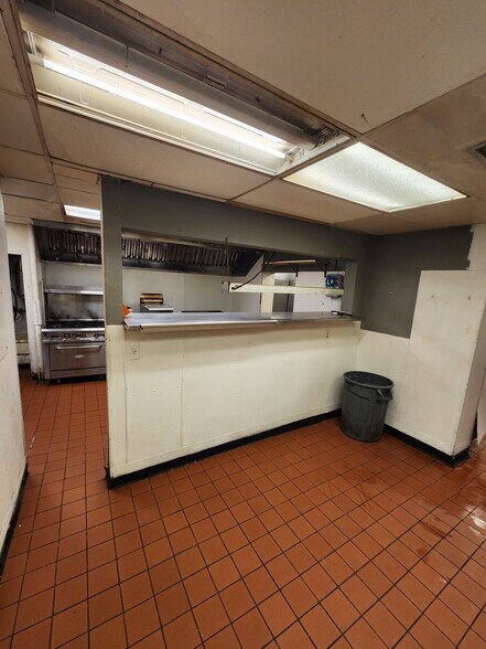 More Photos Of 321 N Main St, Hendersonville Restaurant For Lease