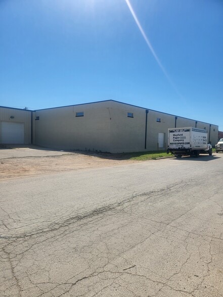 More Photos Of 509 China St, Abilene Industrial For Lease