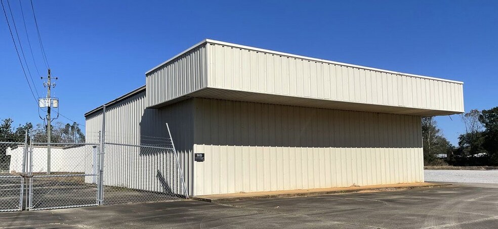 More Photos Of 510 W Jackson St, Summerdale Industrial For Lease