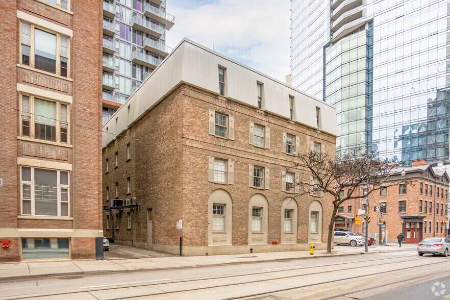 More Photos Of 116 Simcoe St, Toronto Office For Lease