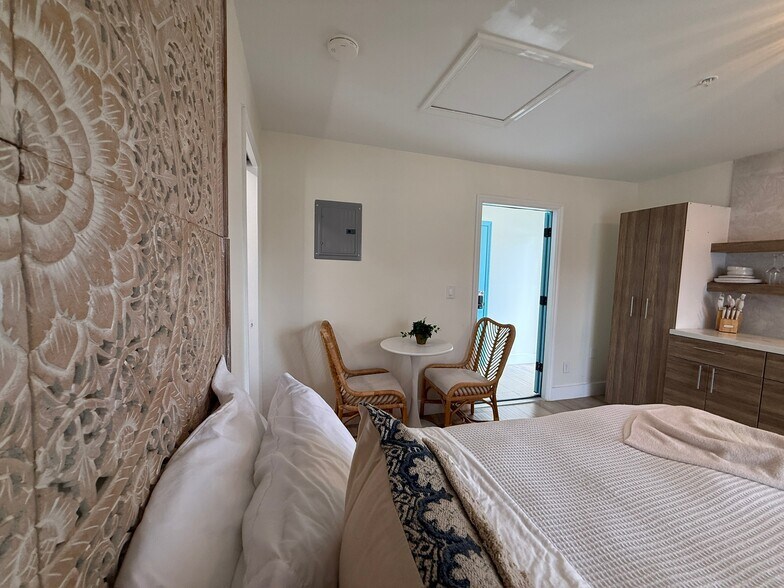 More Photos Of 2502 Tamarind Dr, Hutchinson Island Hotel For Sale