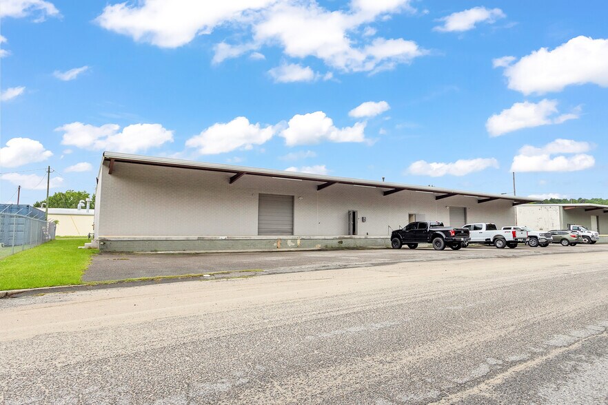 More Photos Of 1827 Killingsworth Rd, Augusta Warehouse For Lease