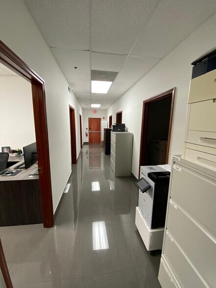 More Photos Of 10508 N Kendall Dr, Miami General Retail For Lease