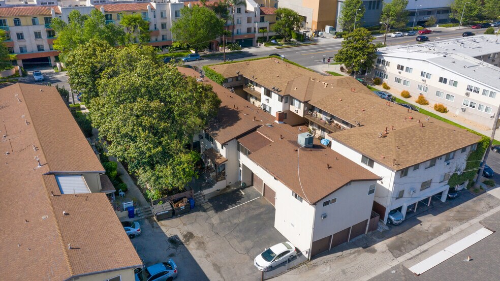 More Photos Of 14007 Moorpark St, Sherman Oaks Apartments For Sale