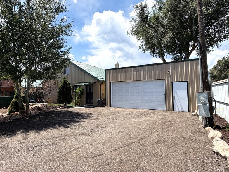 More Photos Of 637 E Gillette St, Colorado Springs Auto Salvage Facility For Sale