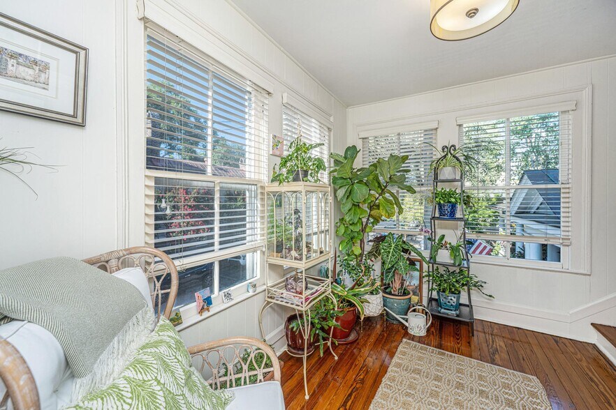 More Photos Of 90 Bull St, Charleston Storefront Retail Residential For Sale