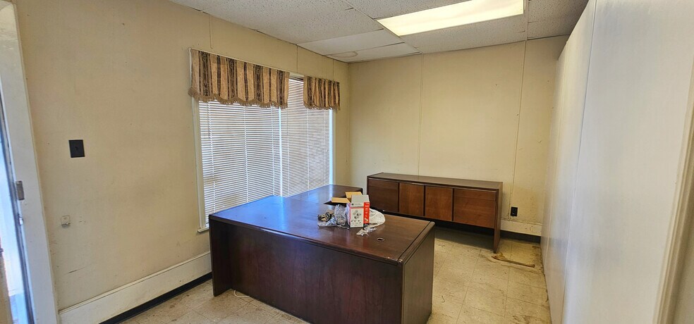 More Photos Of 6 N Roosevelt St, York Restaurant For Sale
