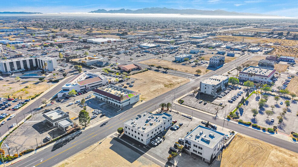 More Photos Of 15490 Civic Dr, Victorville Office For Sale