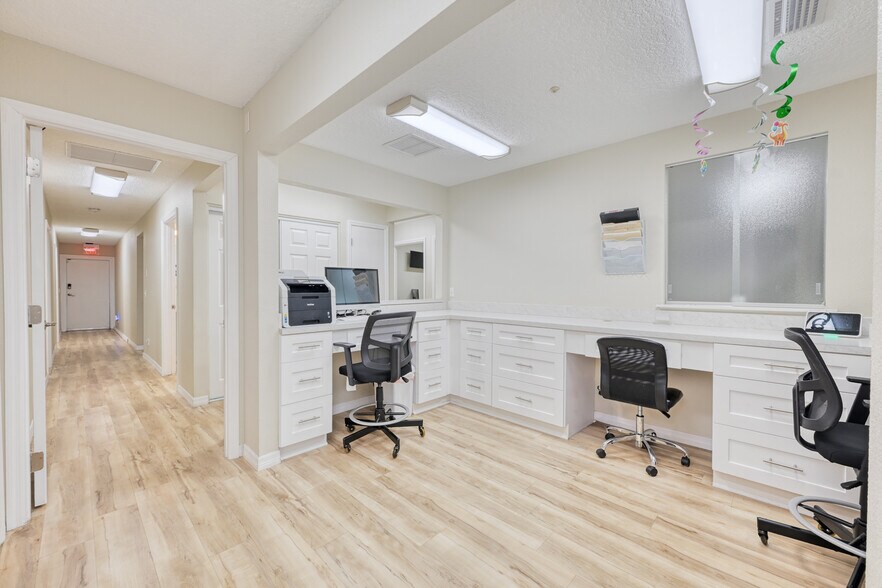 More Photos Of 1824 Blanding Blvd, Jacksonville Medical For Sale