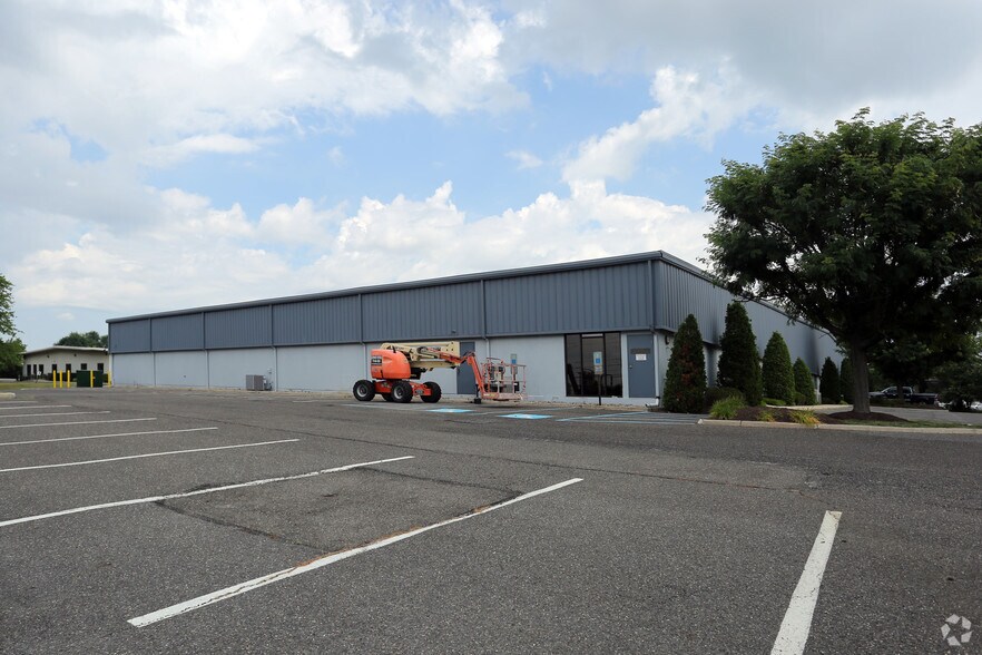 More Photos Of 97 Foster Rd, Moorestown Warehouse For Lease
