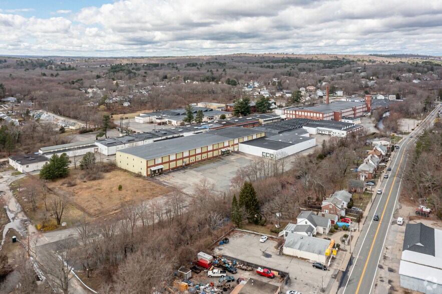 More Photos Of 340 Waterman Ave, Smithfield Warehouse For Lease