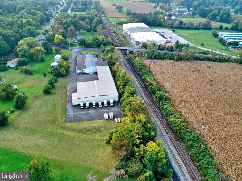 More Photos Of 345 Hill Rd, Womelsdorf Warehouse For Lease