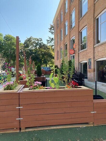 More Photos Of 174 Spadina Ave, Toronto Office For Sale