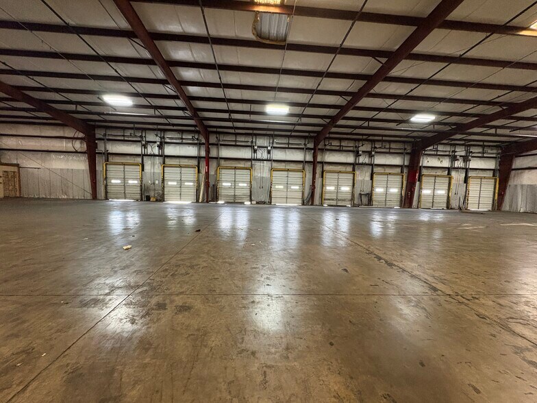 More Photos Of 12 Nesbitt Dr, Inman Manufacturing For Lease