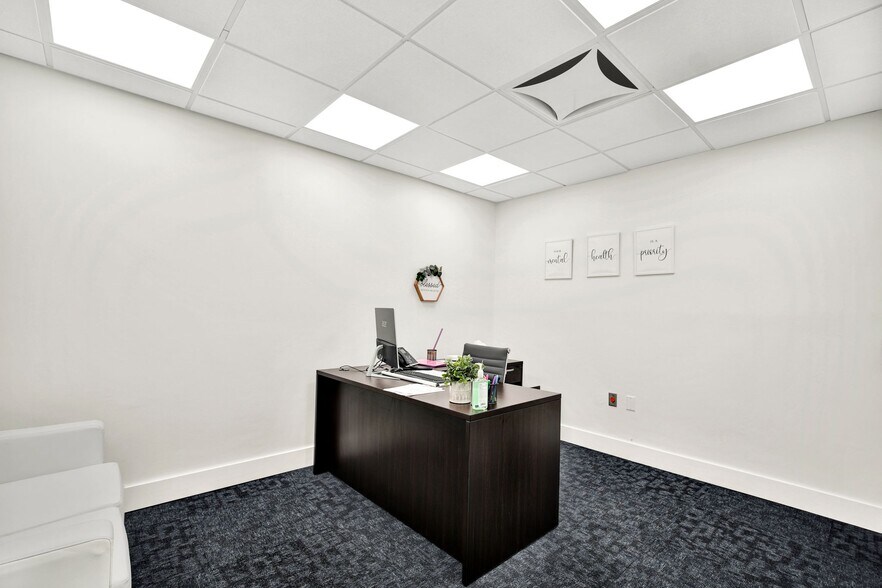 More Photos Of 4101 NW 4th St, Plantation Medical For Lease