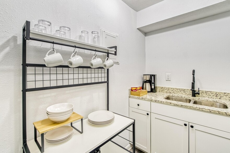 More Photos Of 4513 W McElroy Ave, Tampa Apartments For Sale