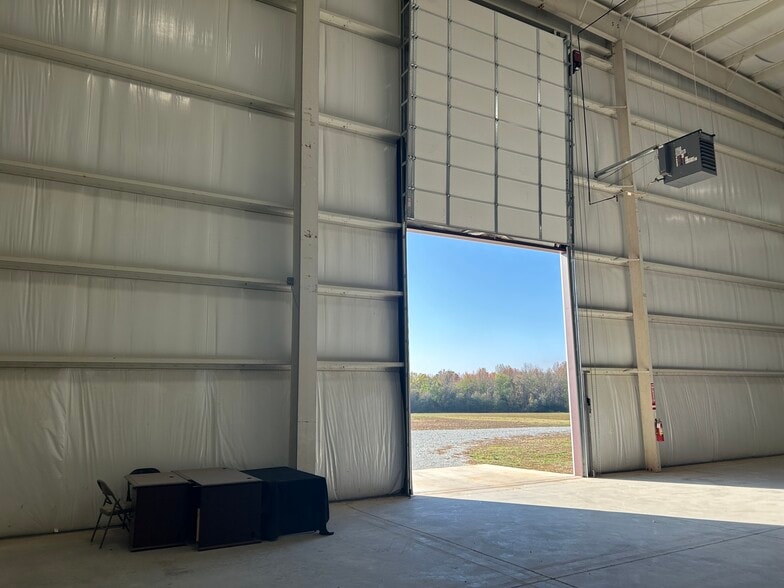 More Photos Of 105 Jarvis Brewer Dr, Rogersville Industrial For Lease