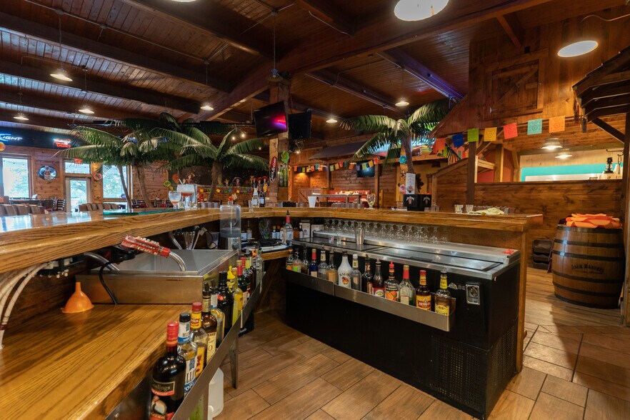 More Photos Of 1401 S Morley St, Moberly Restaurant For Sale