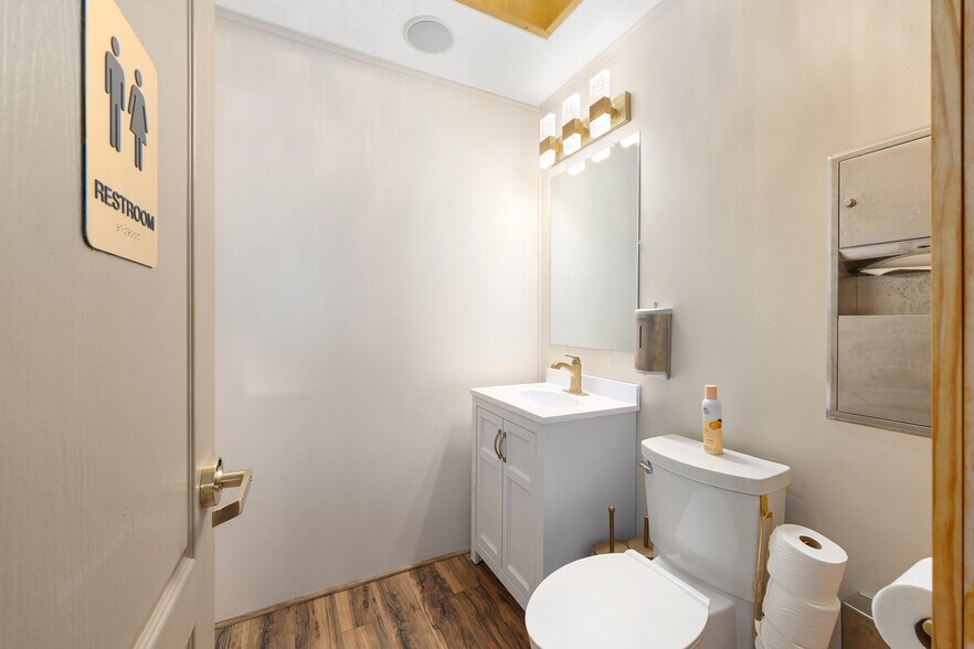 More Photos Of 1703 NE 8th Rd, Ocala Specialty For Sale