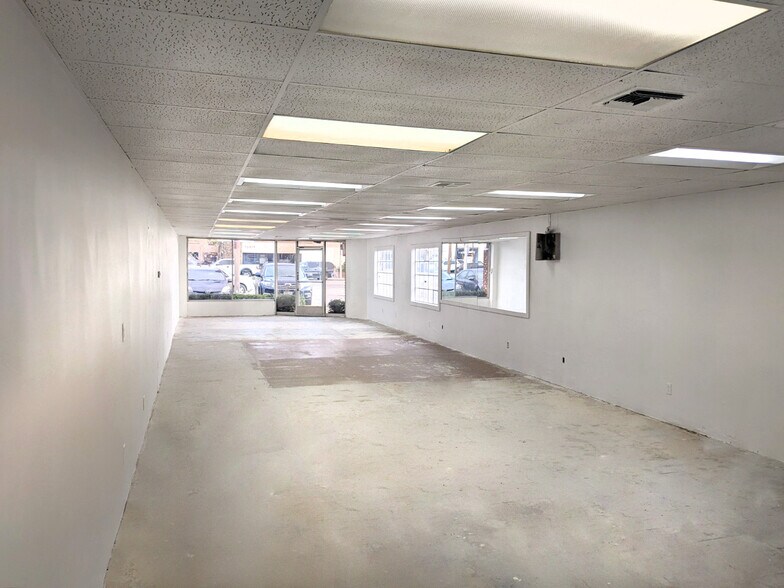 More Photos Of 13872-13880 Foothill Blvd, Sylmar Storefront Retail Office For Lease