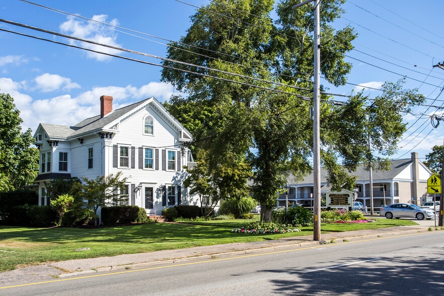 More Photos Of 336 South St, Hyannis Office For Sale
