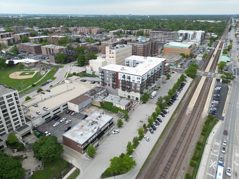 More Photos Of 1585 Ellinwood St, Des Plaines Office For Sale