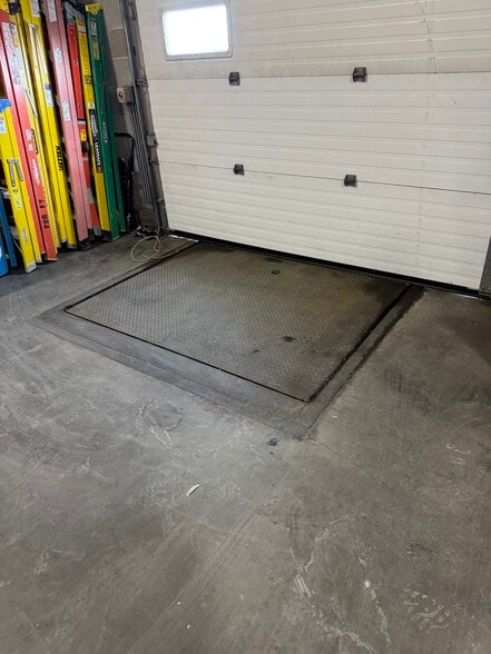 More Photos Of 3210 N Zuehlke Dr, Appleton Warehouse For Lease