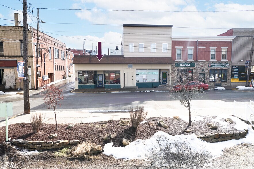 More Photos Of 212 S 4th St, Jeannette General Retail For Lease
